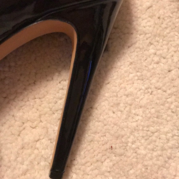 Shoes - Picture 2 of 5